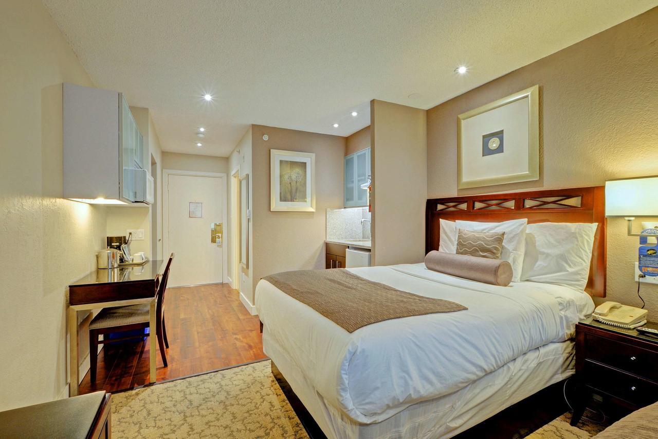Red Lion Inn And Suites Victoria Exteriér fotografie