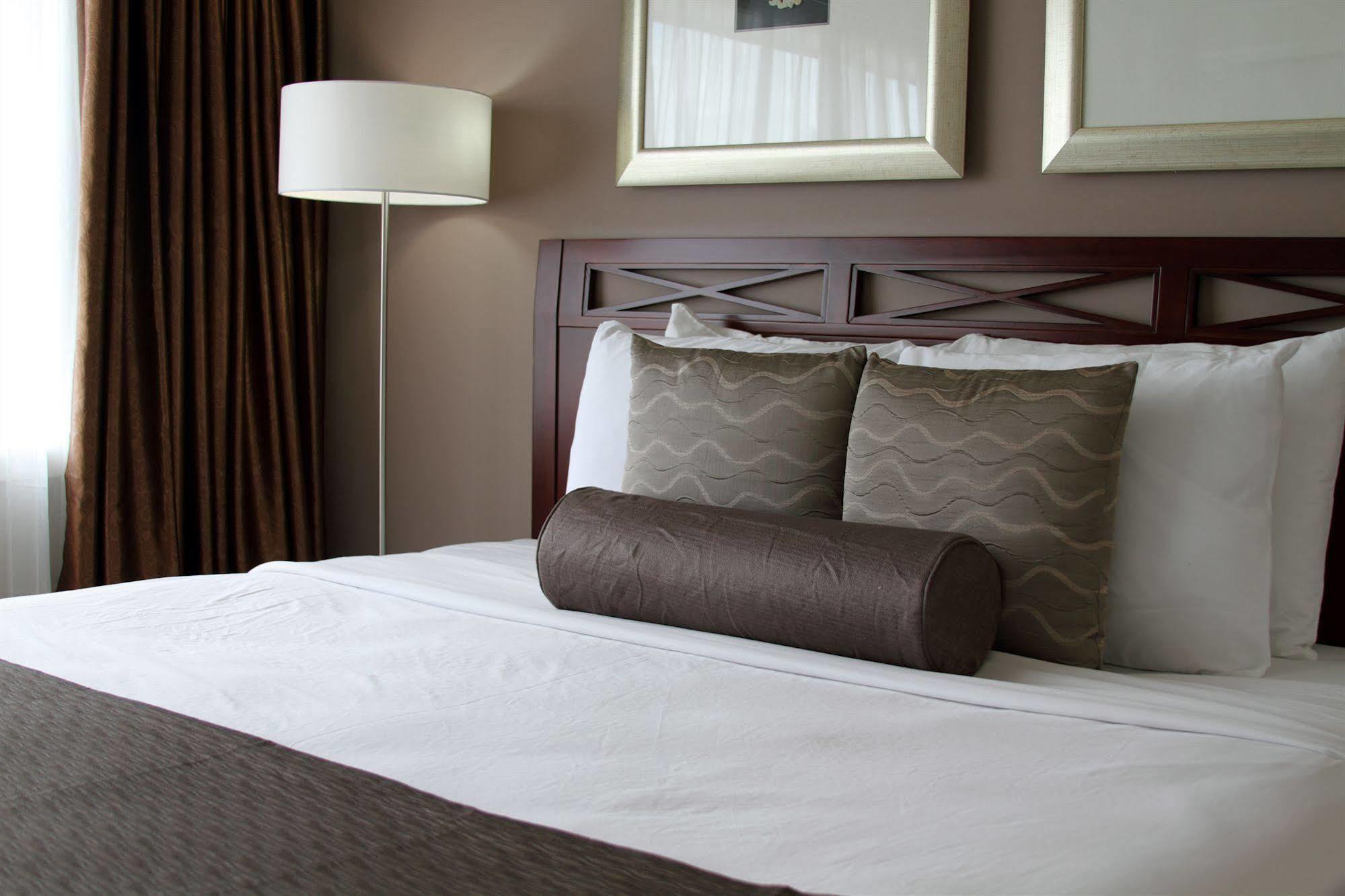 Red Lion Inn And Suites Victoria Exteriér fotografie